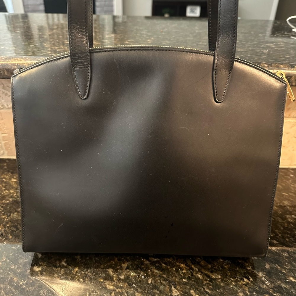 Sold sold Gucci Vintage all Leather shoulder bag with unbranded dustbag